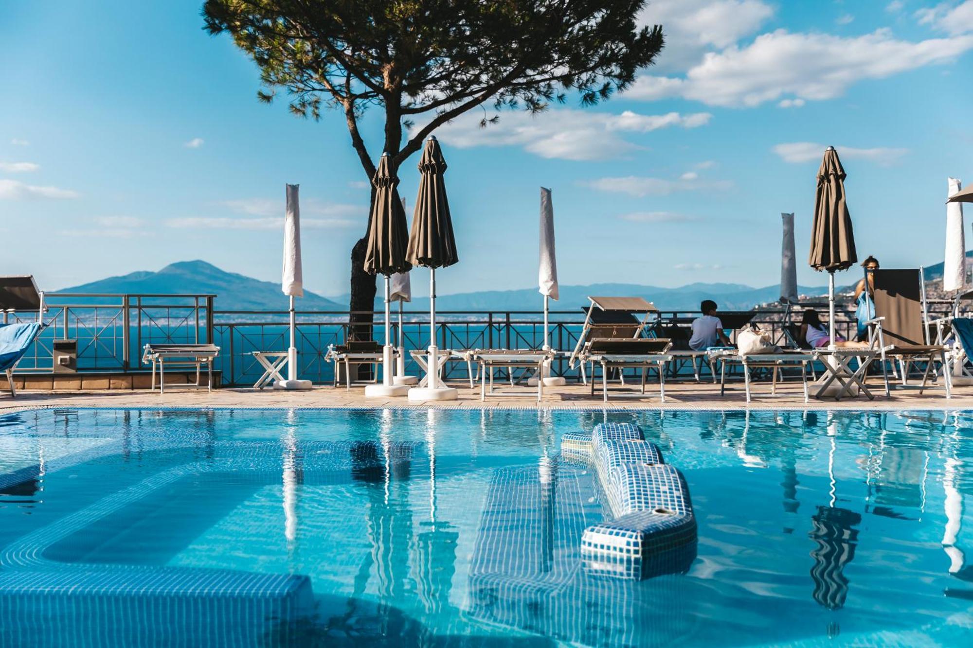 Grand Hotel President Sorrento Bagian luar foto